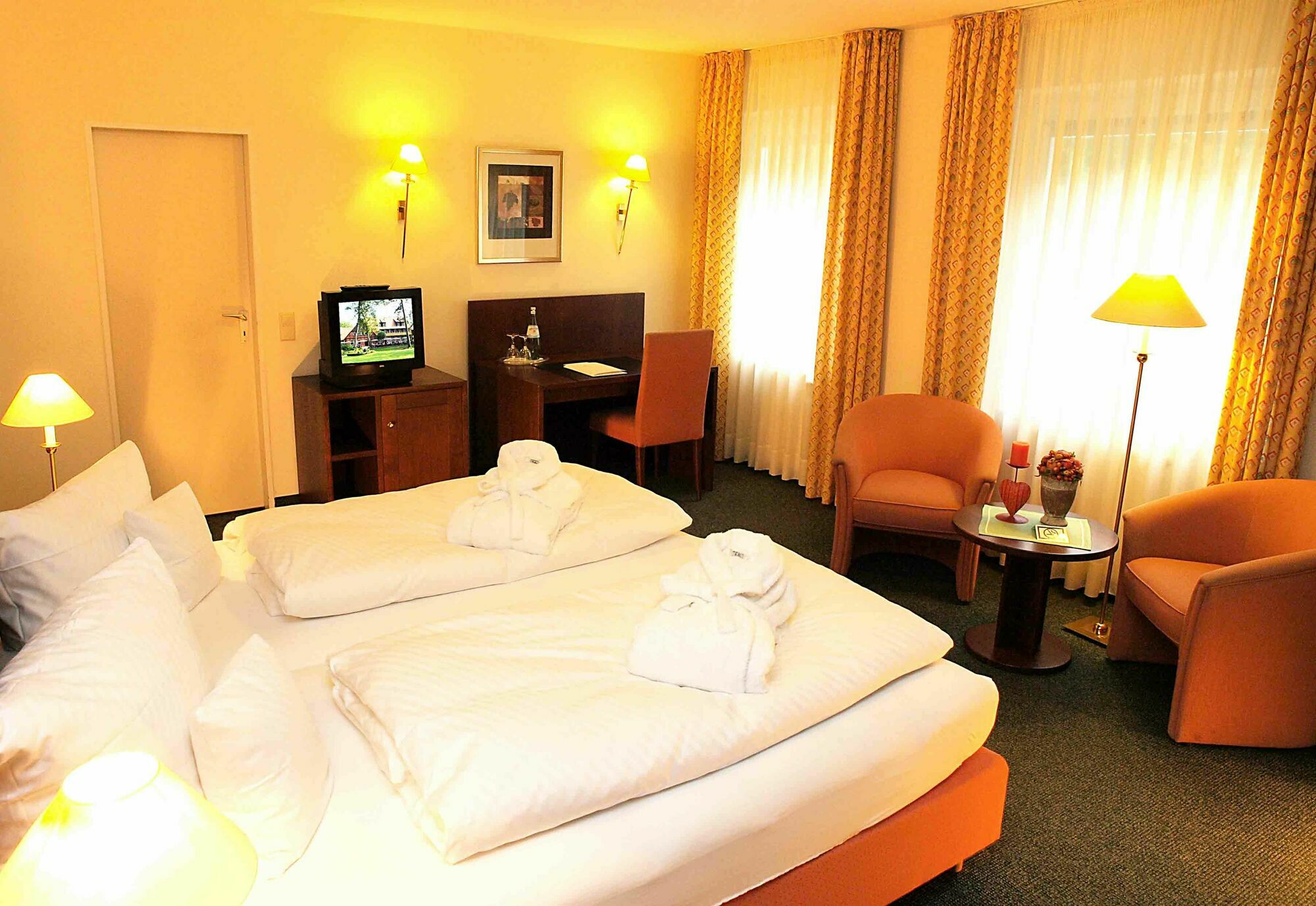 Heidehotel Waldhuette 텔그트 외부 사진